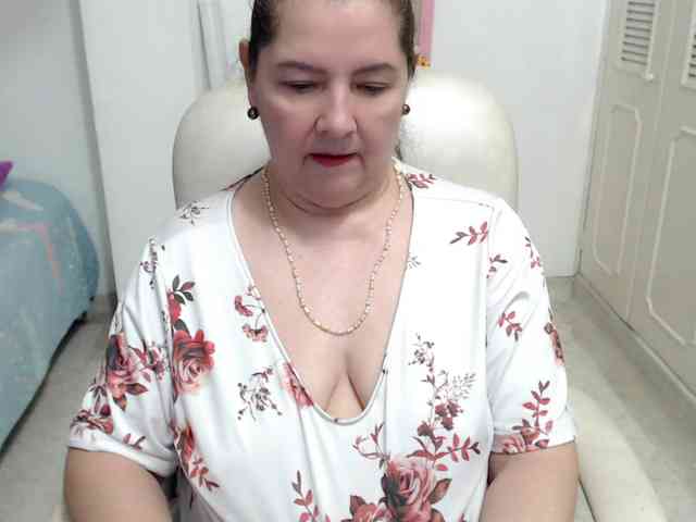 leonela-68 webcam