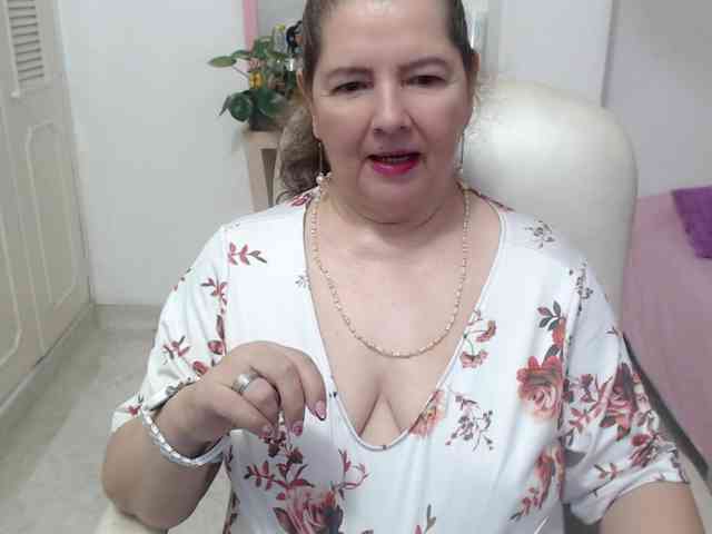 leonela-68 webcam