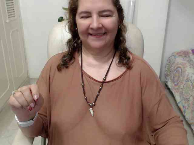 leonela-68 webcam