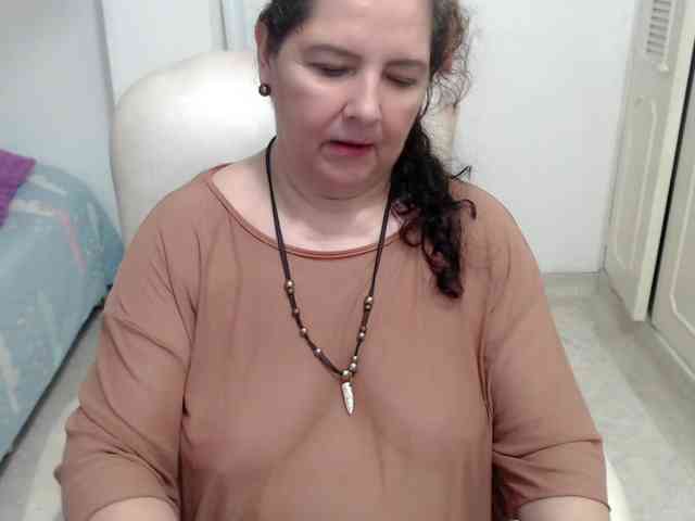 leonela-68 webcam