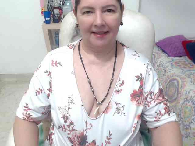 leonela-68 webcam