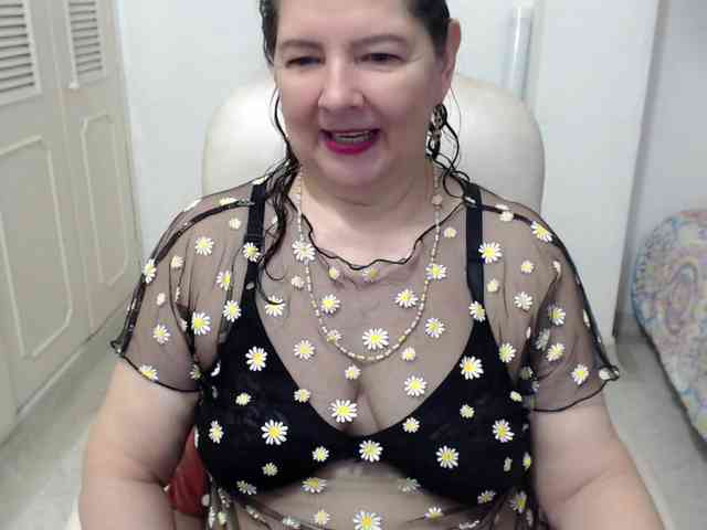 leonela-68 webcam