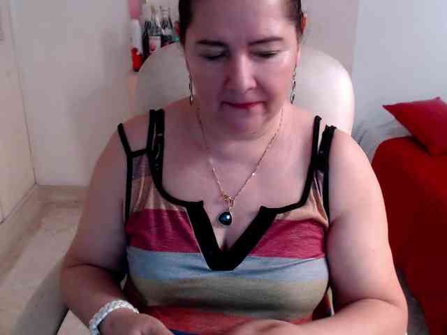 leonela-68 webcam