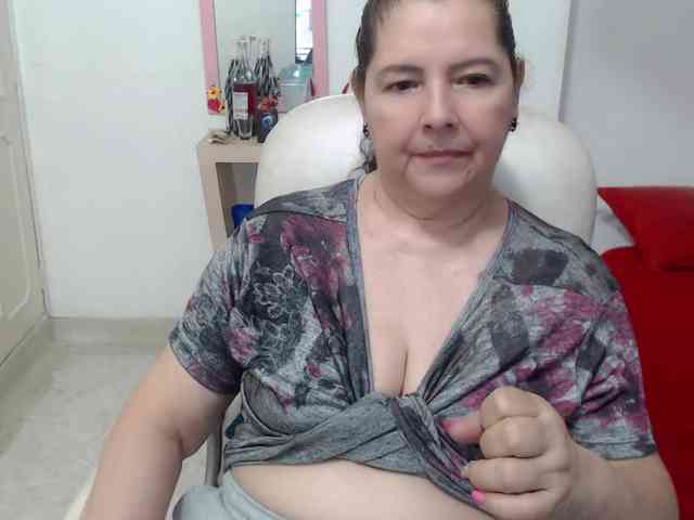 leonela-68 webcam