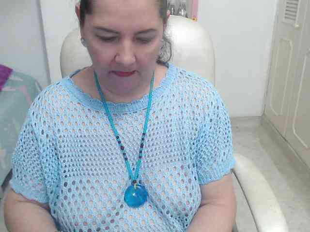 leonela-68 webcam