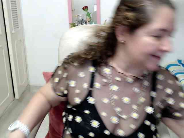leonela-68 webcam