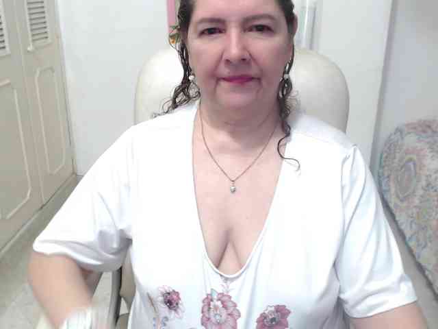 leonela-68 webcam