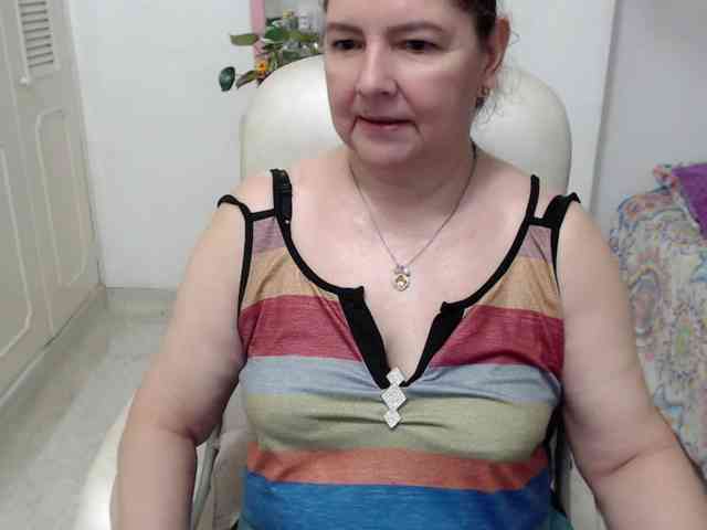 leonela-68 webcam
