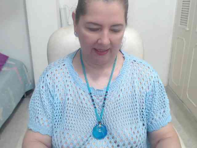 leonela-68 webcam