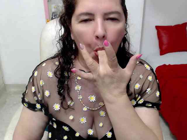 leonela-68 webcam