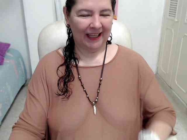 leonela-68 webcam