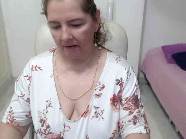 leonela-68 webcam