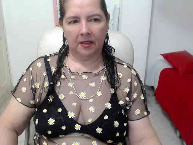 leonela-68 webcam