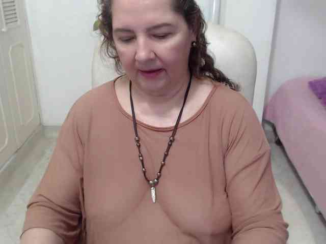 leonela-68 webcam