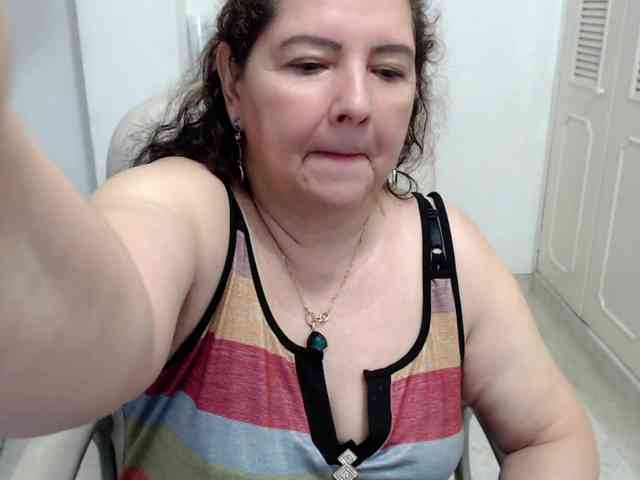 leonela-68 webcam