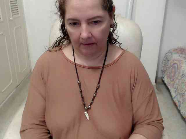 leonela-68 webcam
