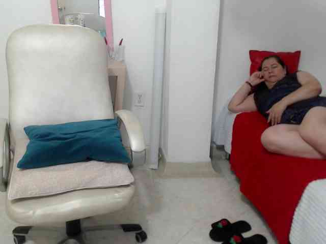 leonela-68 webcam