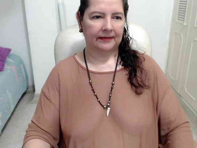 leonela-68 webcam