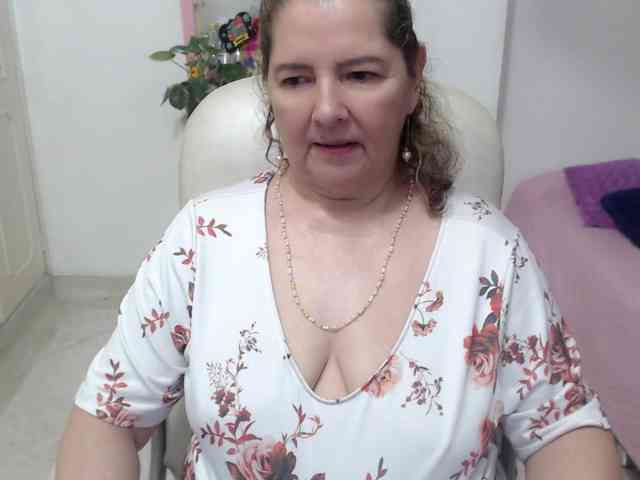 leonela-68 webcam