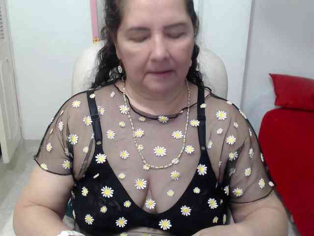 leonela-68 webcam