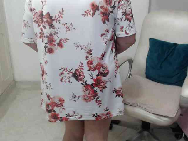 leonela-68 webcam