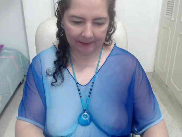 leonela-68 webcam