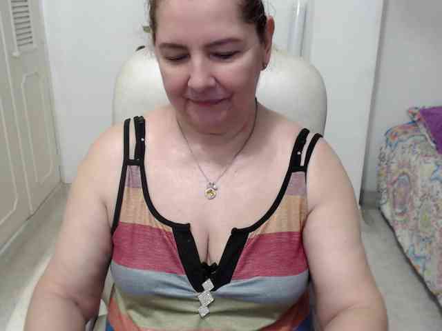 leonela-68 webcam