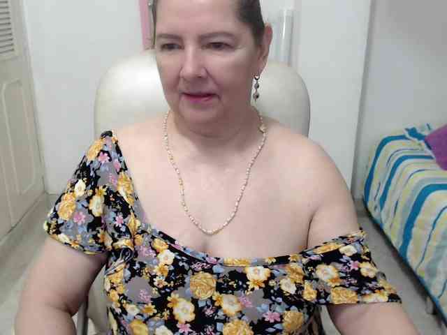 leonela-68 webcam