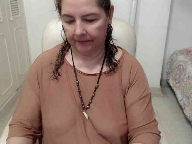 leonela-68 webcam