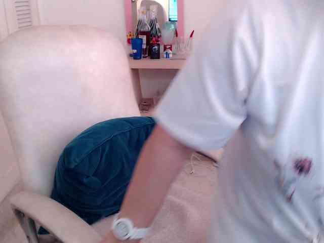 leonela-68 webcam