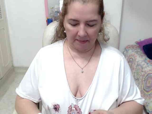 leonela-68 webcam