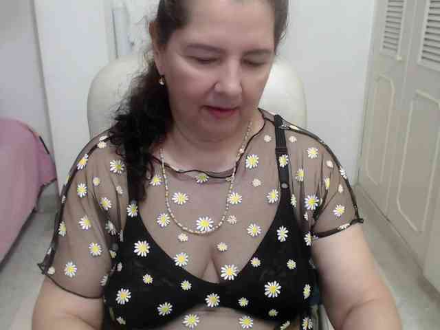 leonela-68 webcam