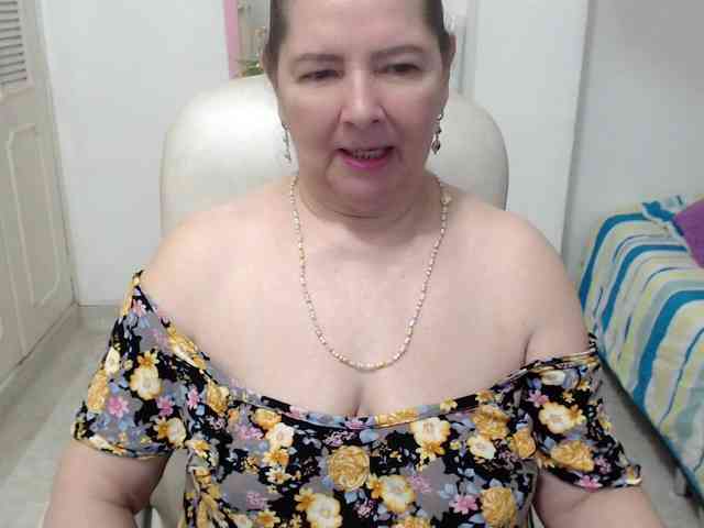 leonela-68 webcam