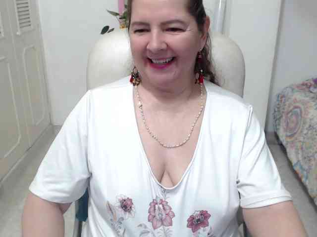 leonela-68 webcam