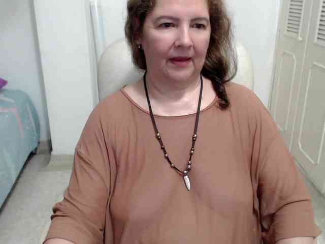 leonela-68