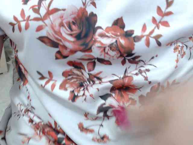 leonela-68 webcam