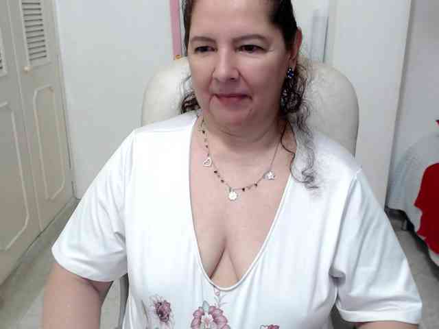 leonela-68 webcam