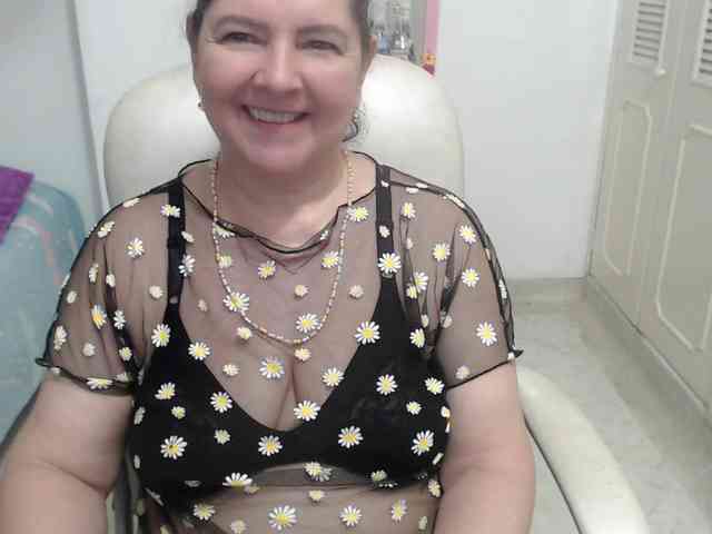 leonela-68 webcam