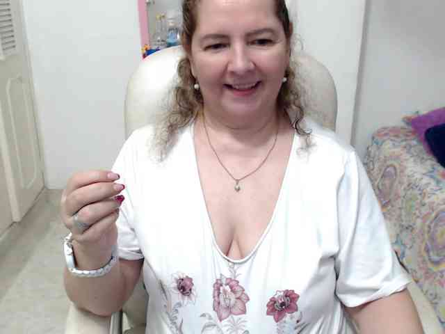 leonela-68 webcam