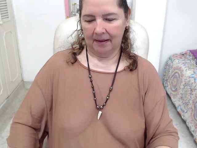 leonela-68