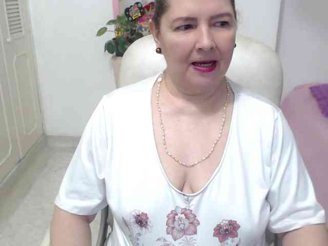 leonela-68 webcam