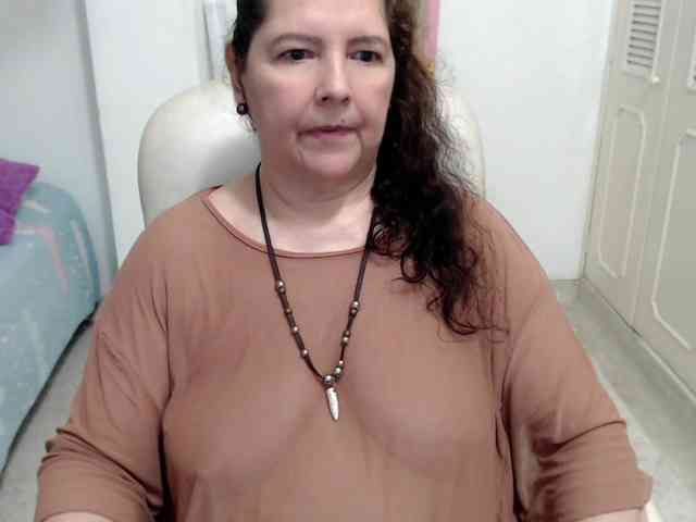 leonela-68