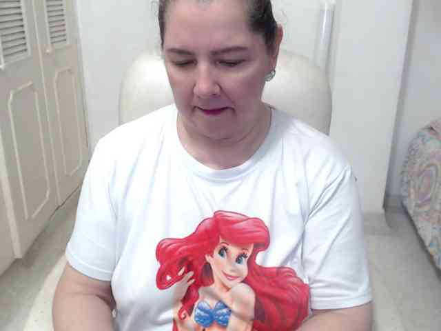 leonela-68 webcam