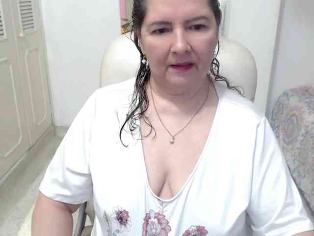 leonela-68