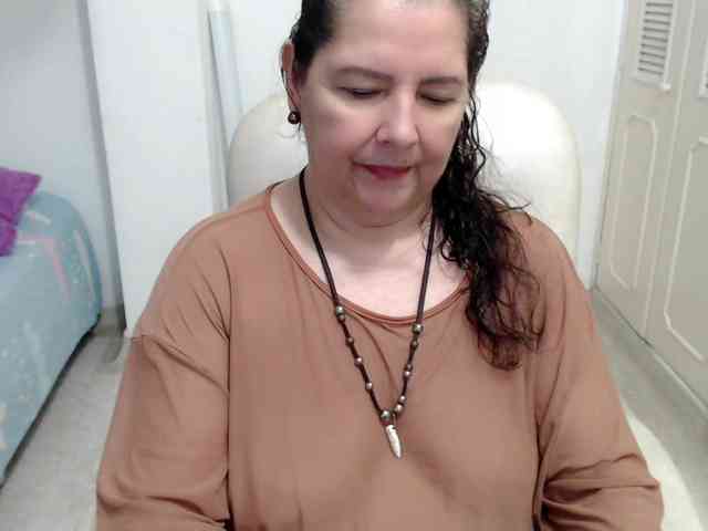 leonela-68 webcam