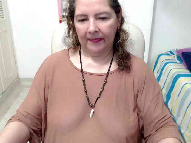 leonela-68