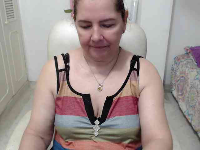 leonela-68 webcam