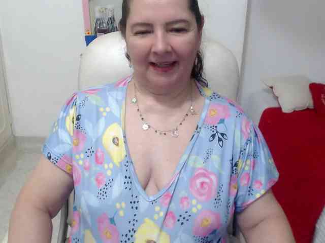 leonela-68 webcam
