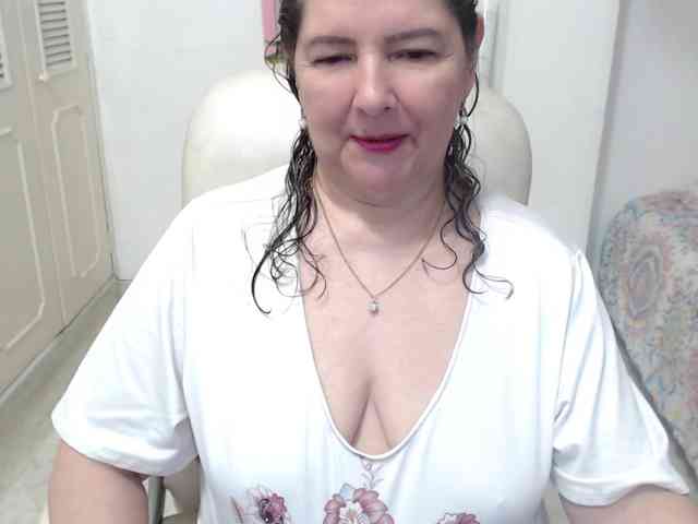 leonela-68