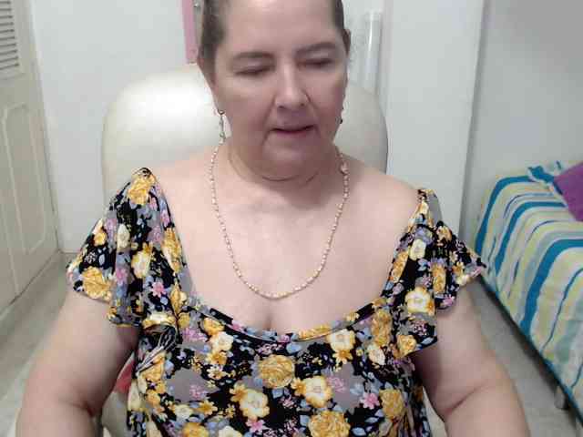 leonela-68